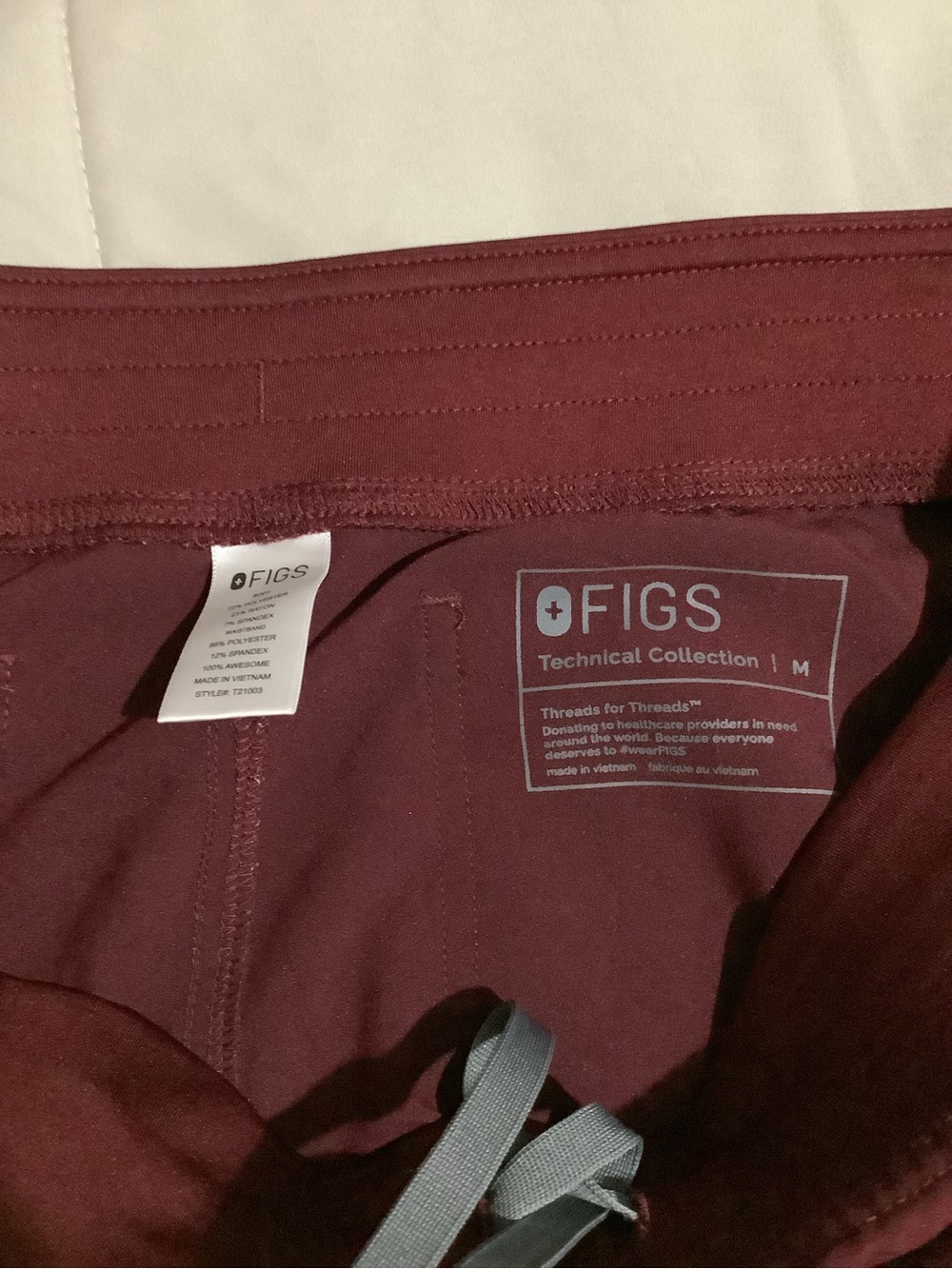 Figs Scrub Burgundy Livingston pants M - Picture 3 of 3